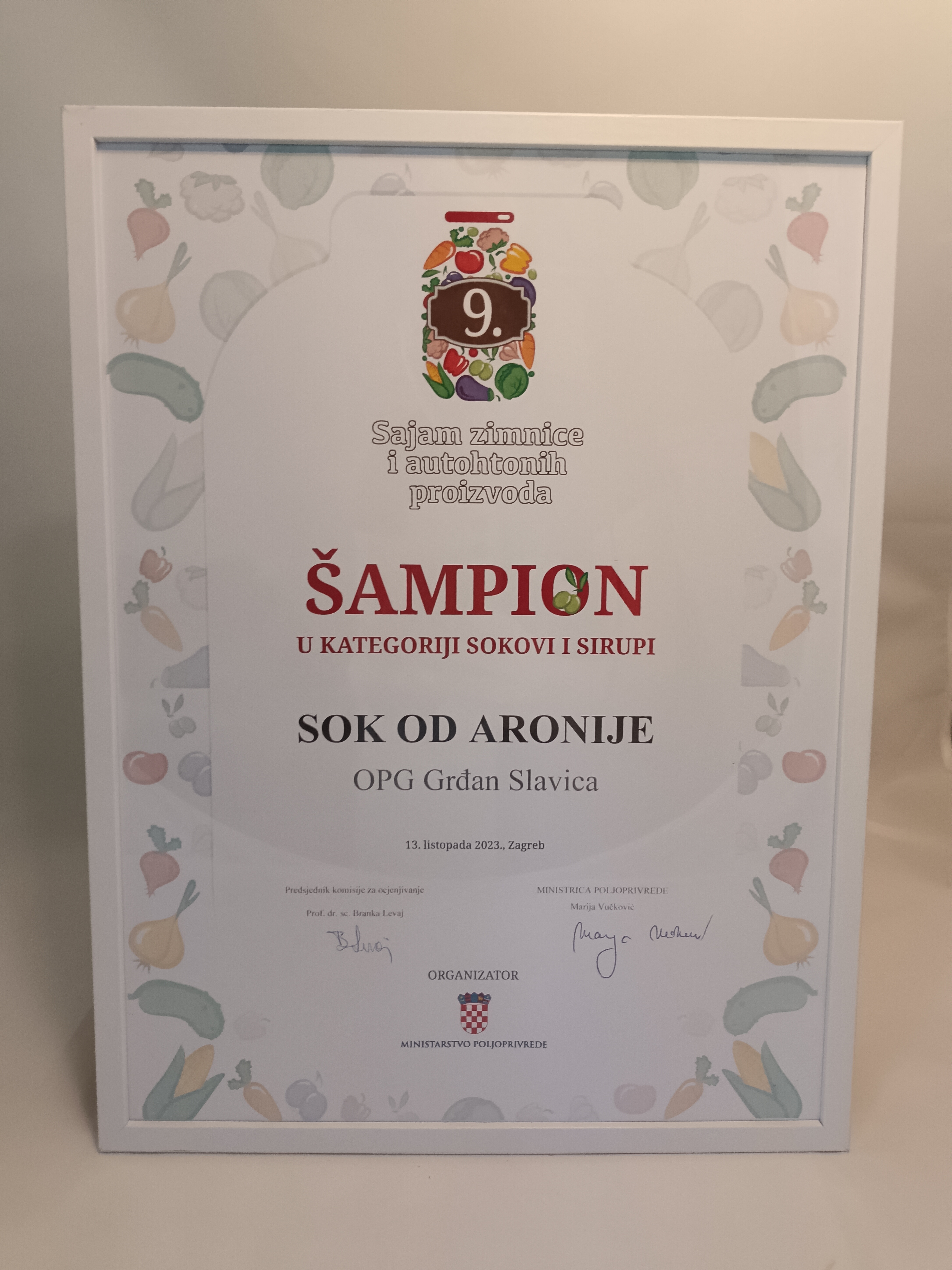 aronija-sok-čiste-kapi-slavica-grđan