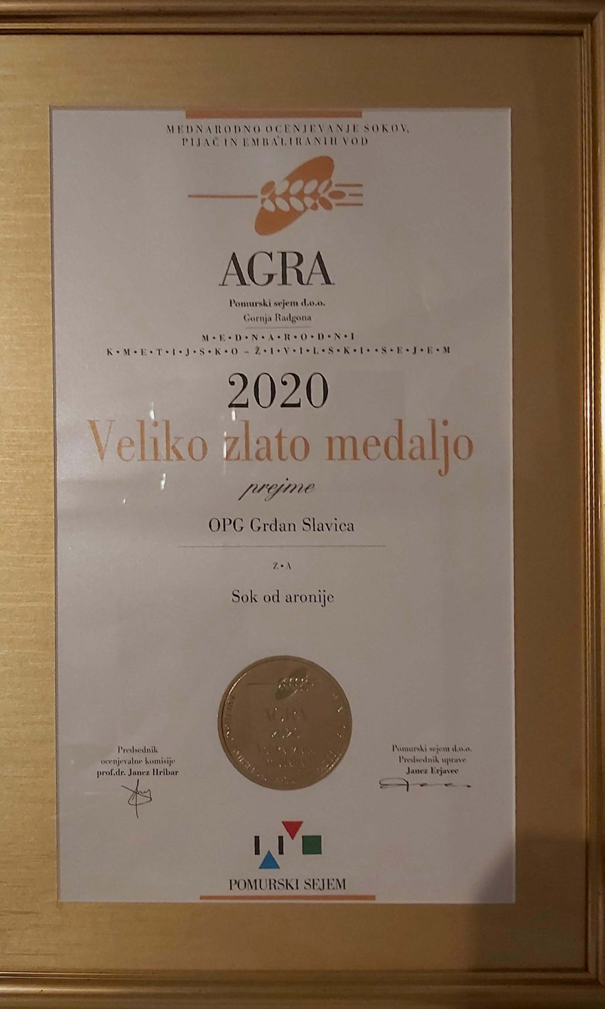 aronija-sok-čiste-kapi-slavica-grđan-čaj