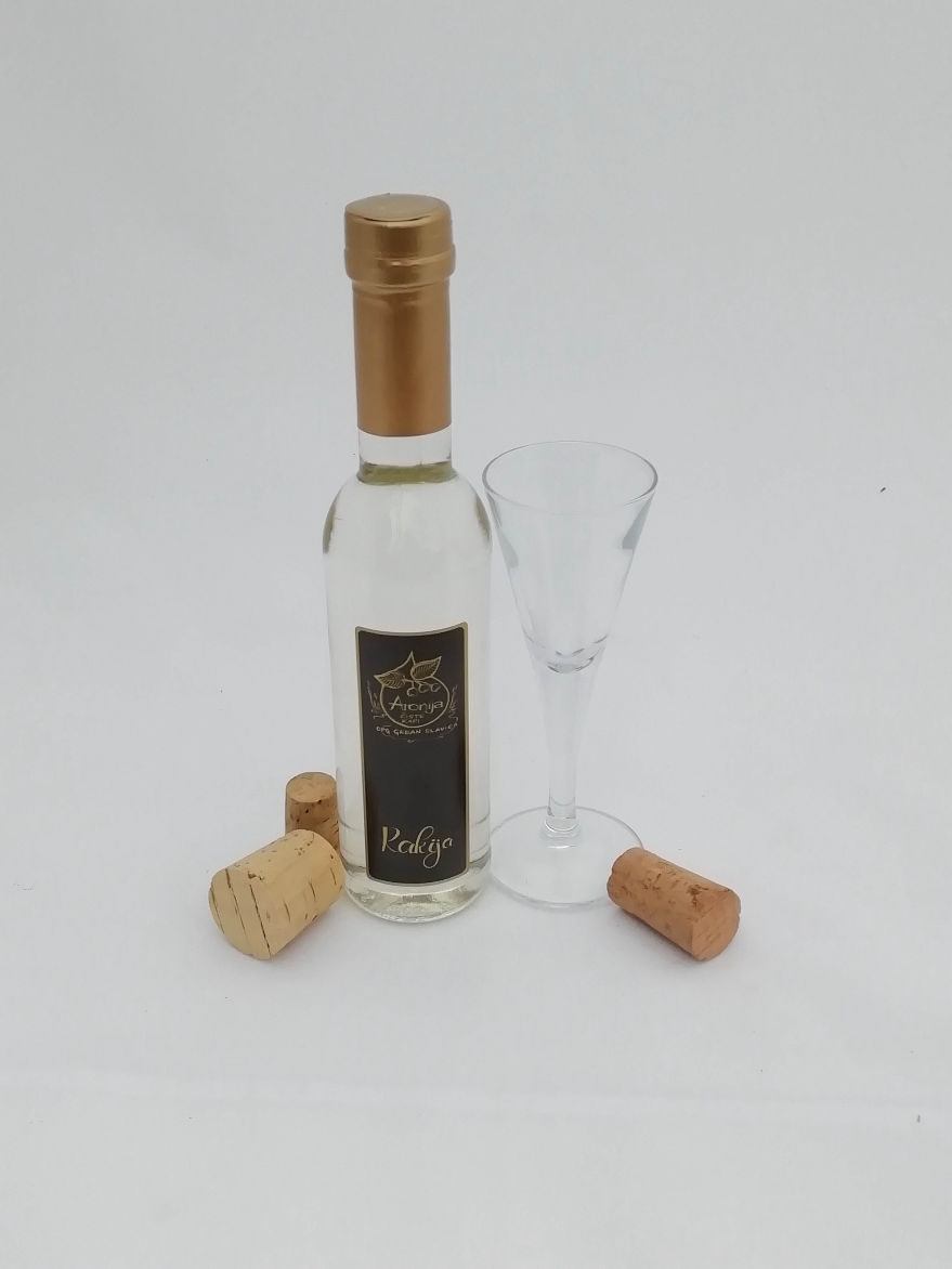 aronija-sok-čiste-kapi-slavica-grđan